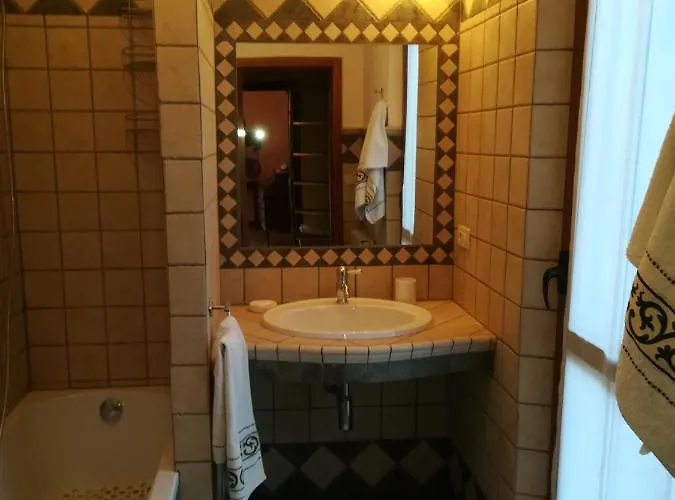 Alojamento de Acomodação e Pequeno-almoço Mara E Monti