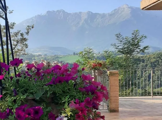 Alojamento de Acomodação e Pequeno-almoço Mara E Monti Tossicia